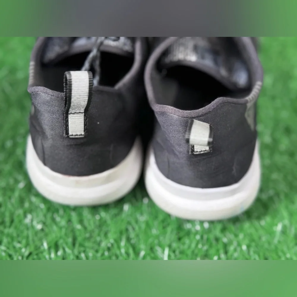 Under Armour‎ Women’s Black and Gray Sneakers with Breathable Knit Size 9